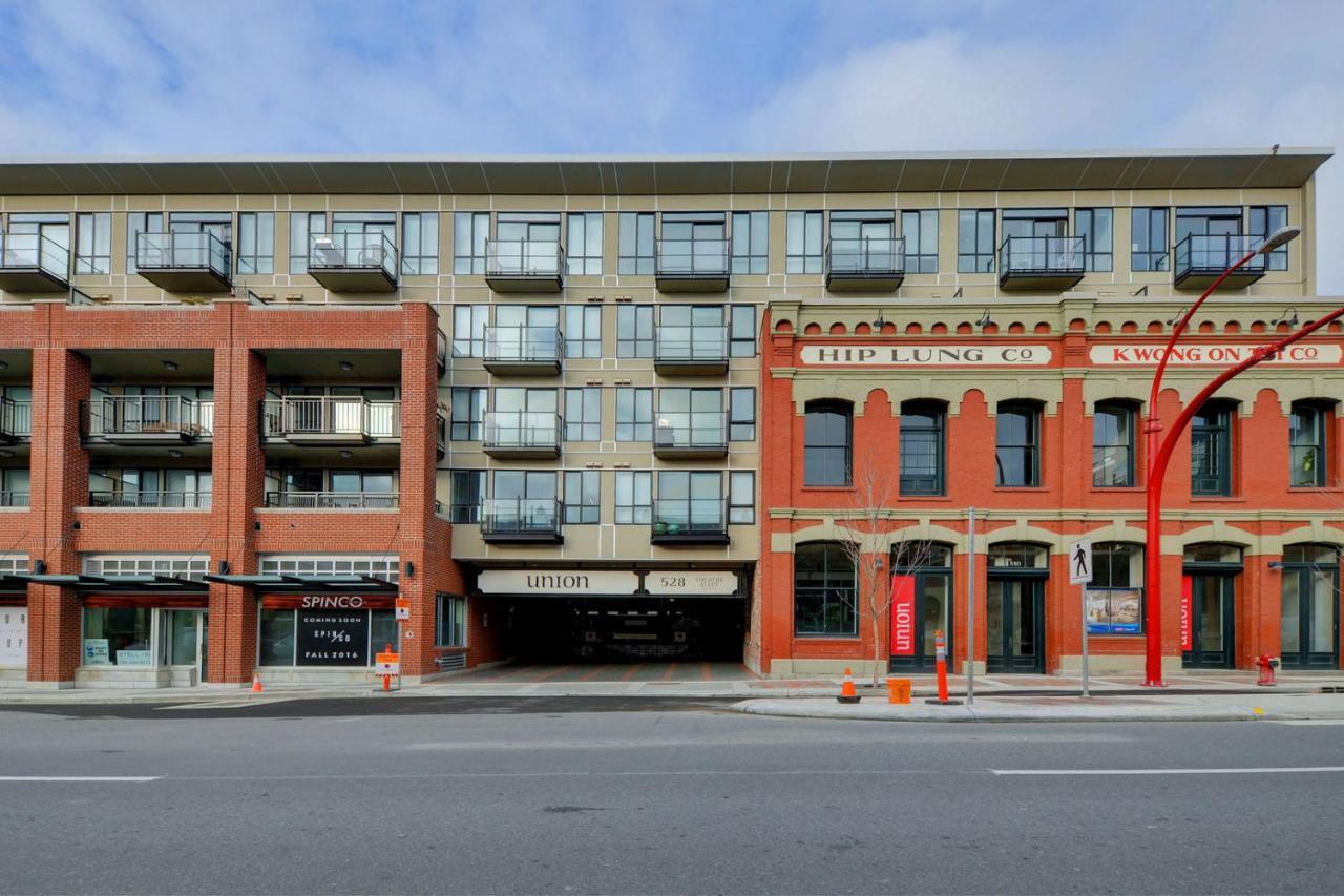 Gorgeous Old Town Condo With Patio And Parking! Victoria Eksteriør bilde