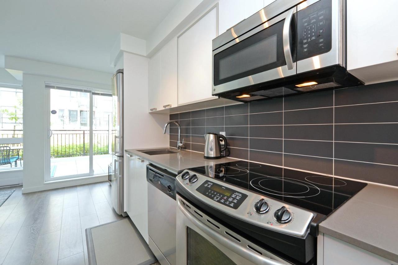 Gorgeous Old Town Condo With Patio And Parking! Victoria Eksteriør bilde