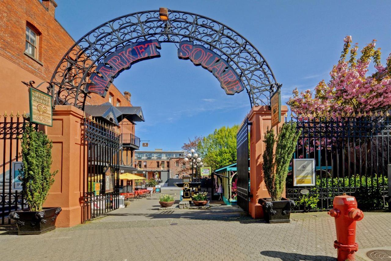 Gorgeous Old Town Condo With Patio And Parking! Victoria Eksteriør bilde