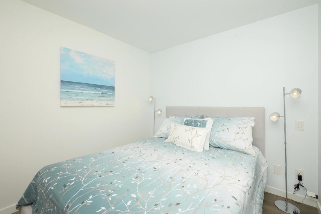 Gorgeous Old Town Condo With Patio And Parking! Victoria Eksteriør bilde
