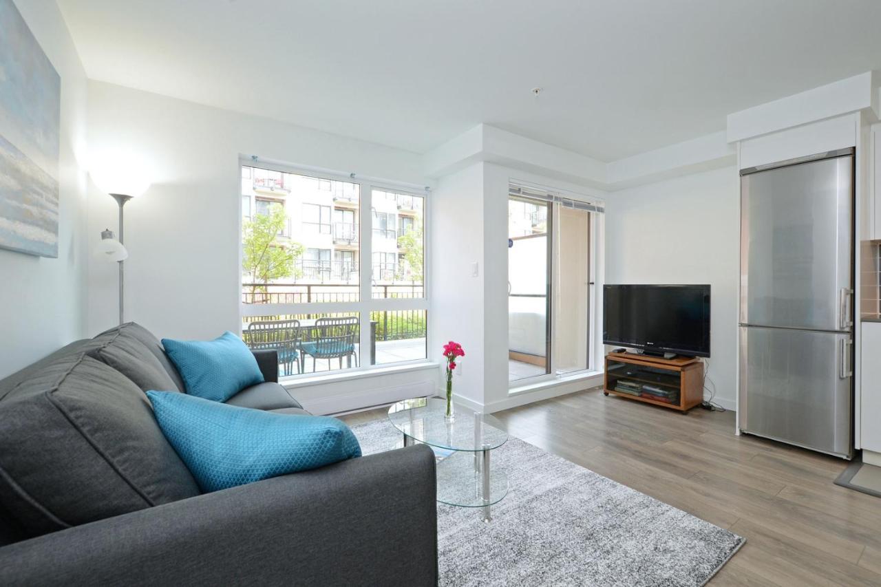 Gorgeous Old Town Condo With Patio And Parking! Victoria Eksteriør bilde