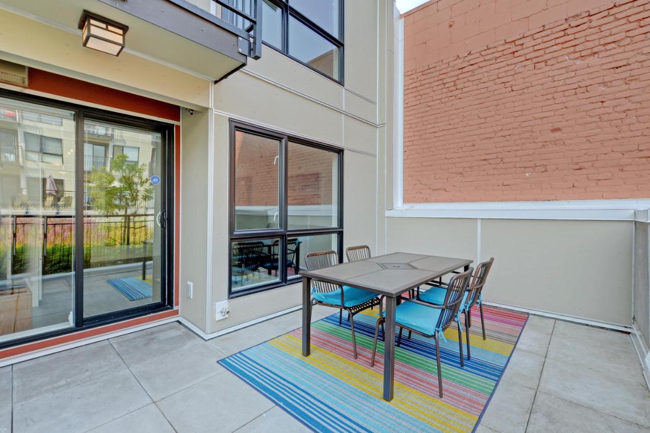 Gorgeous Old Town Condo With Patio And Parking! Victoria Eksteriør bilde